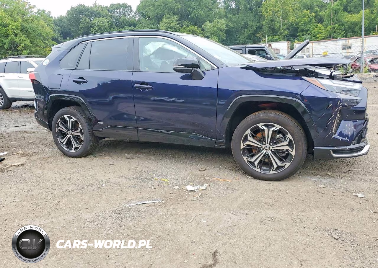 2025 Toyota Rav4 Xse VIN:JTMFB3FV6SD249505 - 4