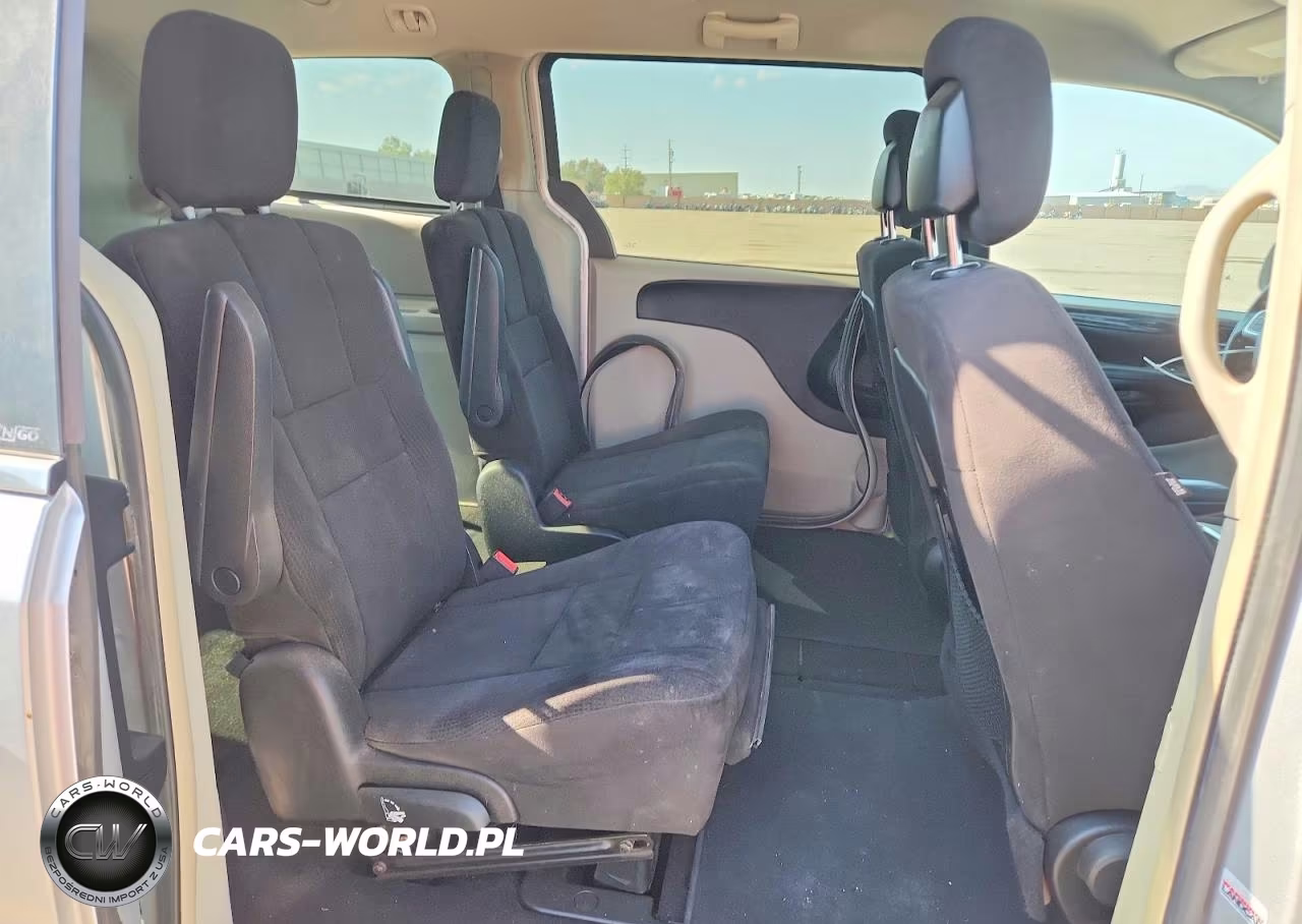 2011 Dodge Grand Caravan Crew VIN:2D4RN5DGXBR657784 - 10