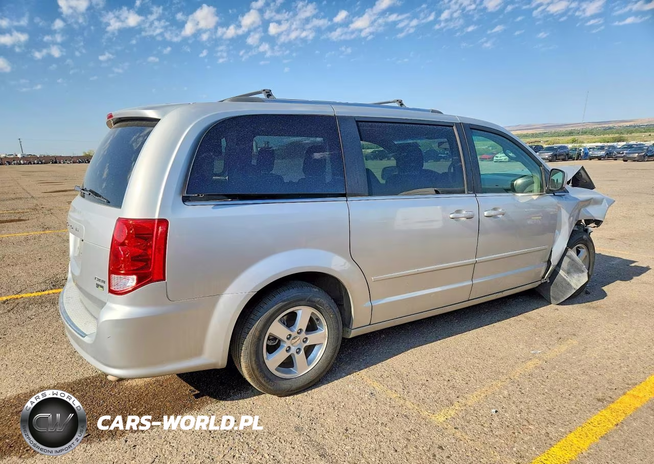 2011 Dodge Grand Caravan Crew VIN:2D4RN5DGXBR657784 - 3
