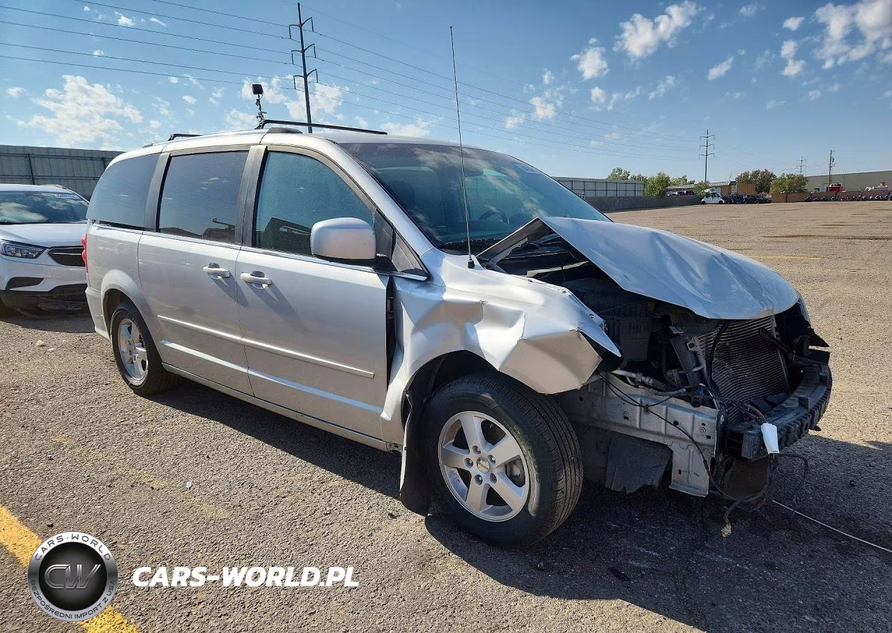 2011 Dodge Grand Caravan Crew VIN:2D4RN5DGXBR657784 - 4