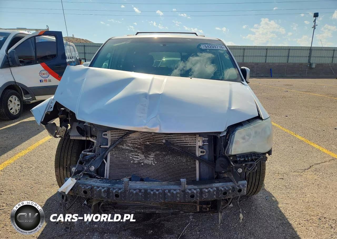 2011 Dodge Grand Caravan Crew VIN:2D4RN5DGXBR657784 - 5