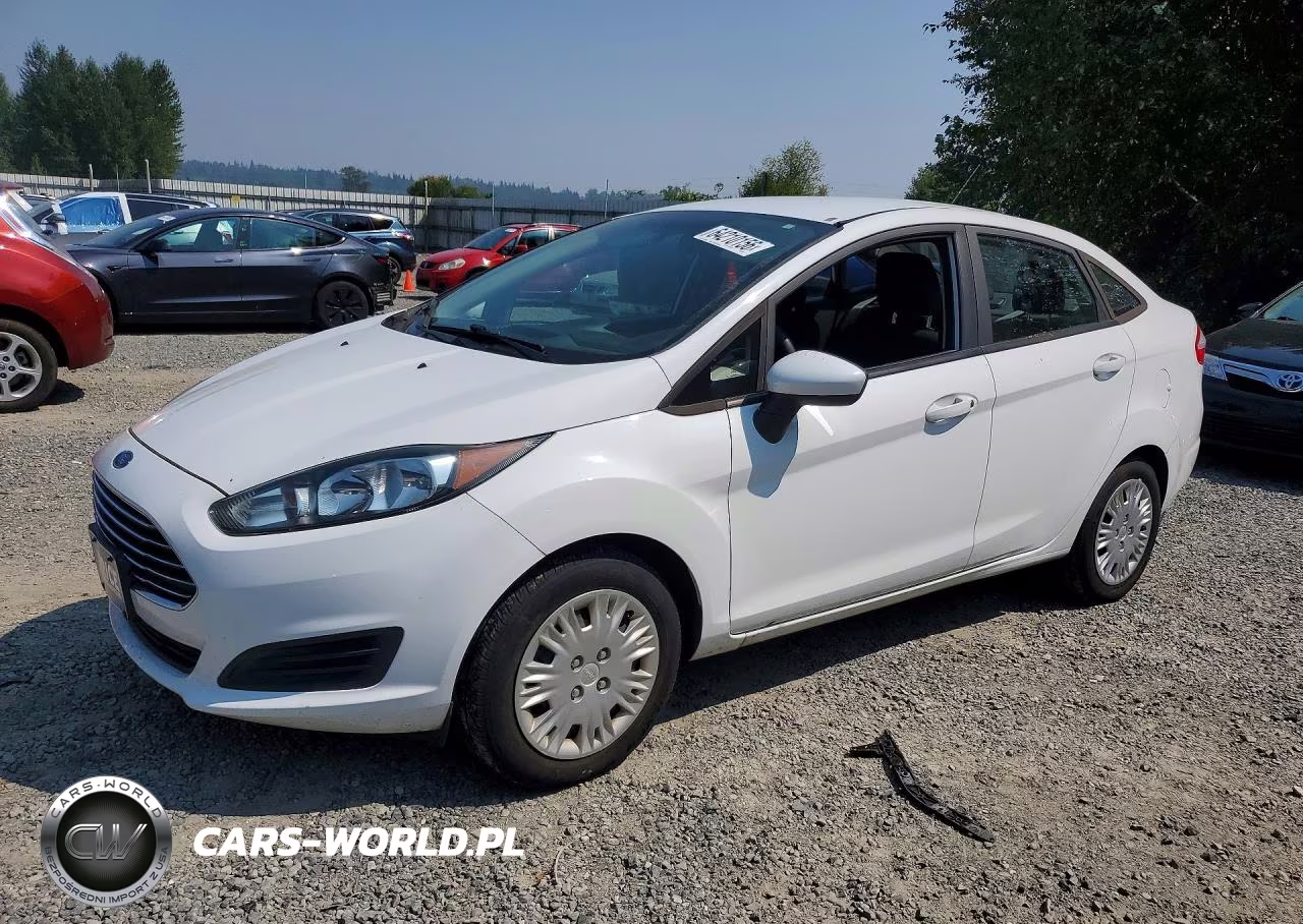 2015 Ford Fiesta S – zdjęcie 1 z 12