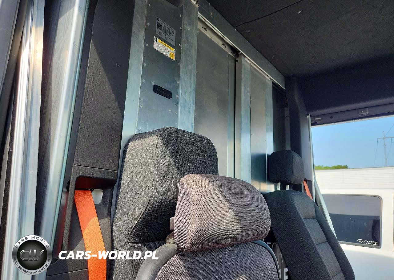 2024 Brightdrop Zevo Delivery Van VIN:2G5ZJ2TY4R9102669 - 10
