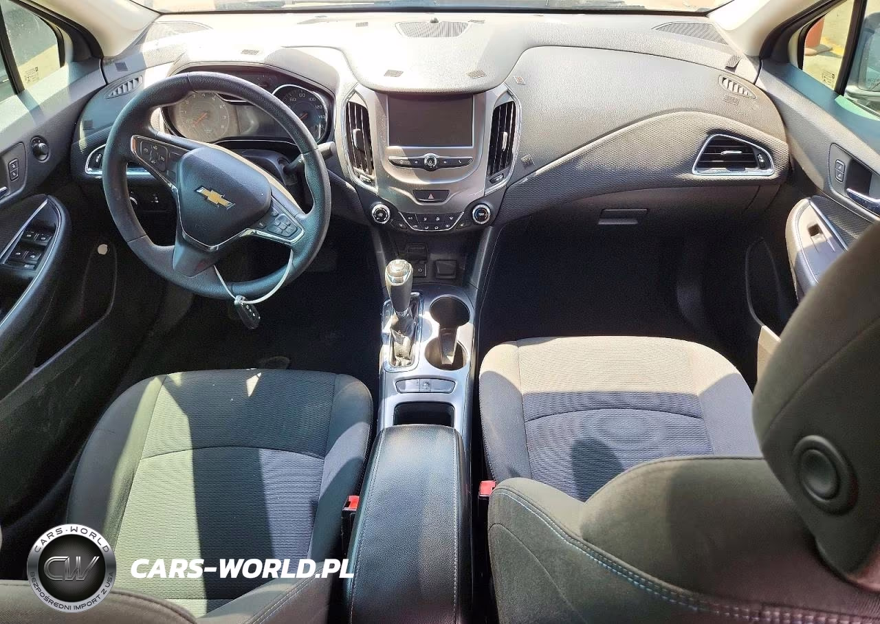 2018 Chevrolet Cruze Lt VIN:1G1BE5SM7J7119169 - 8