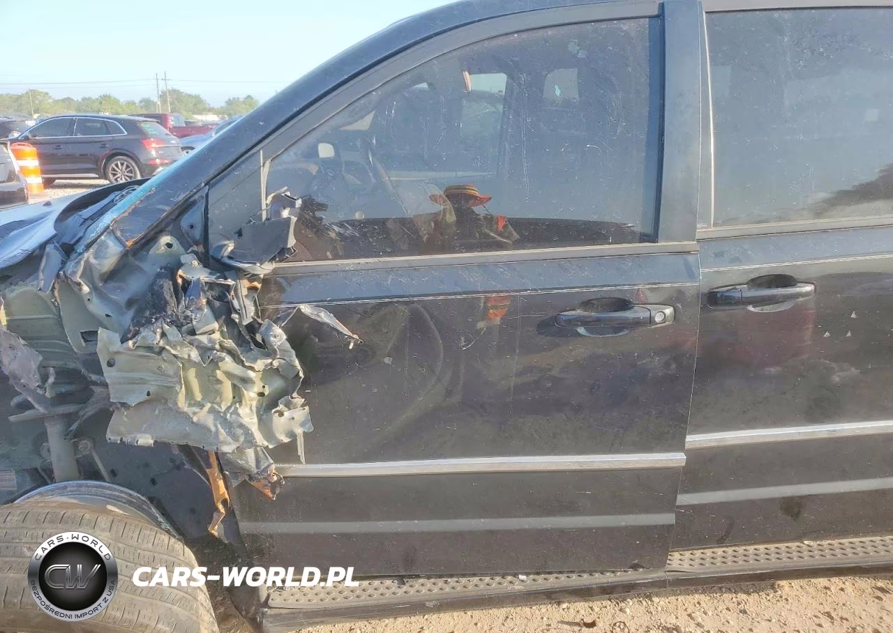 2010 Dodge Grand Caravan Crew VIN:2D4RN6DX3AR440064 - 7