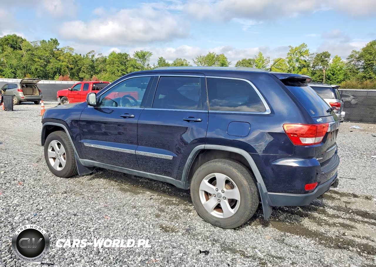 2011 Jeep Grand Cherokee Laredo VIN:1J4RS4GG9BC704107 - 2