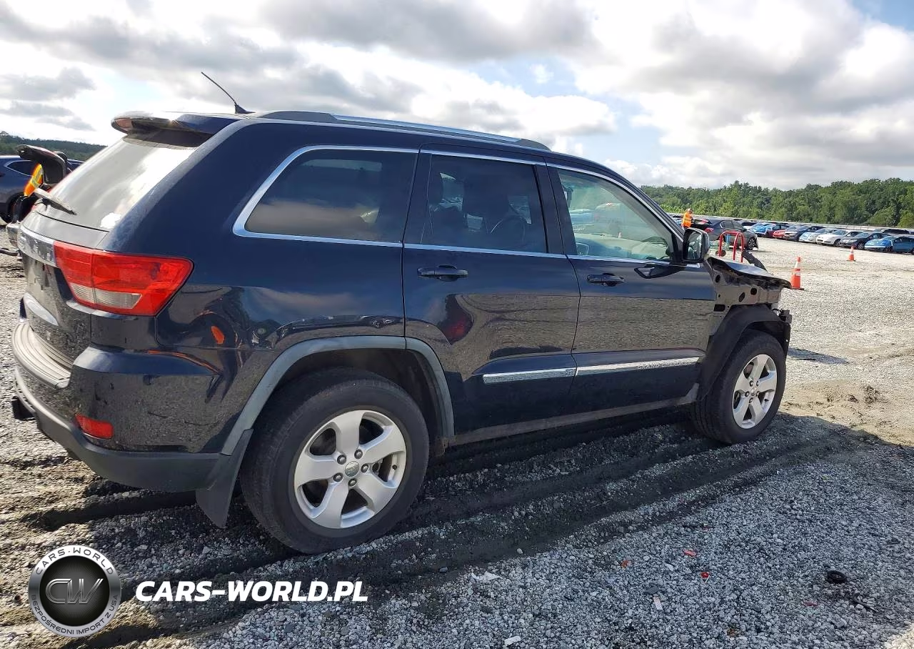 2011 Jeep Grand Cherokee Laredo VIN:1J4RS4GG9BC704107 - 3