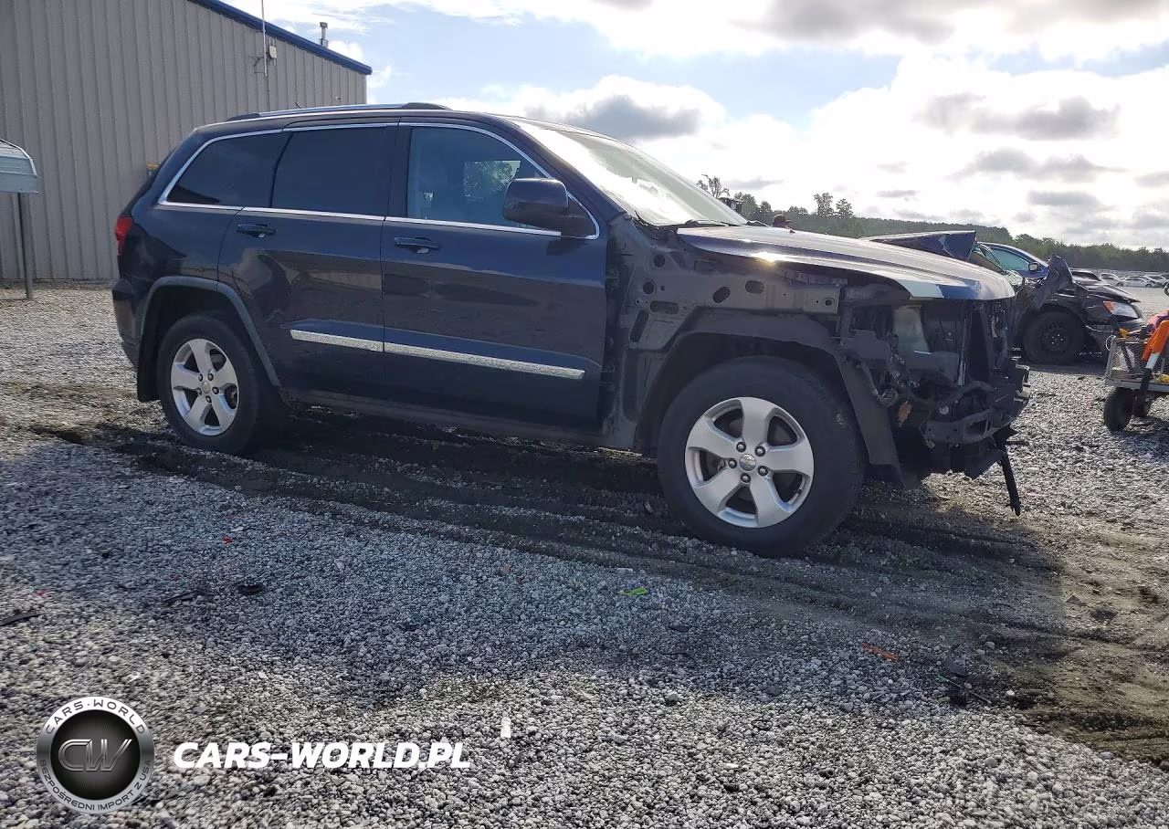 2011 Jeep Grand Cherokee Laredo VIN:1J4RS4GG9BC704107 - 4
