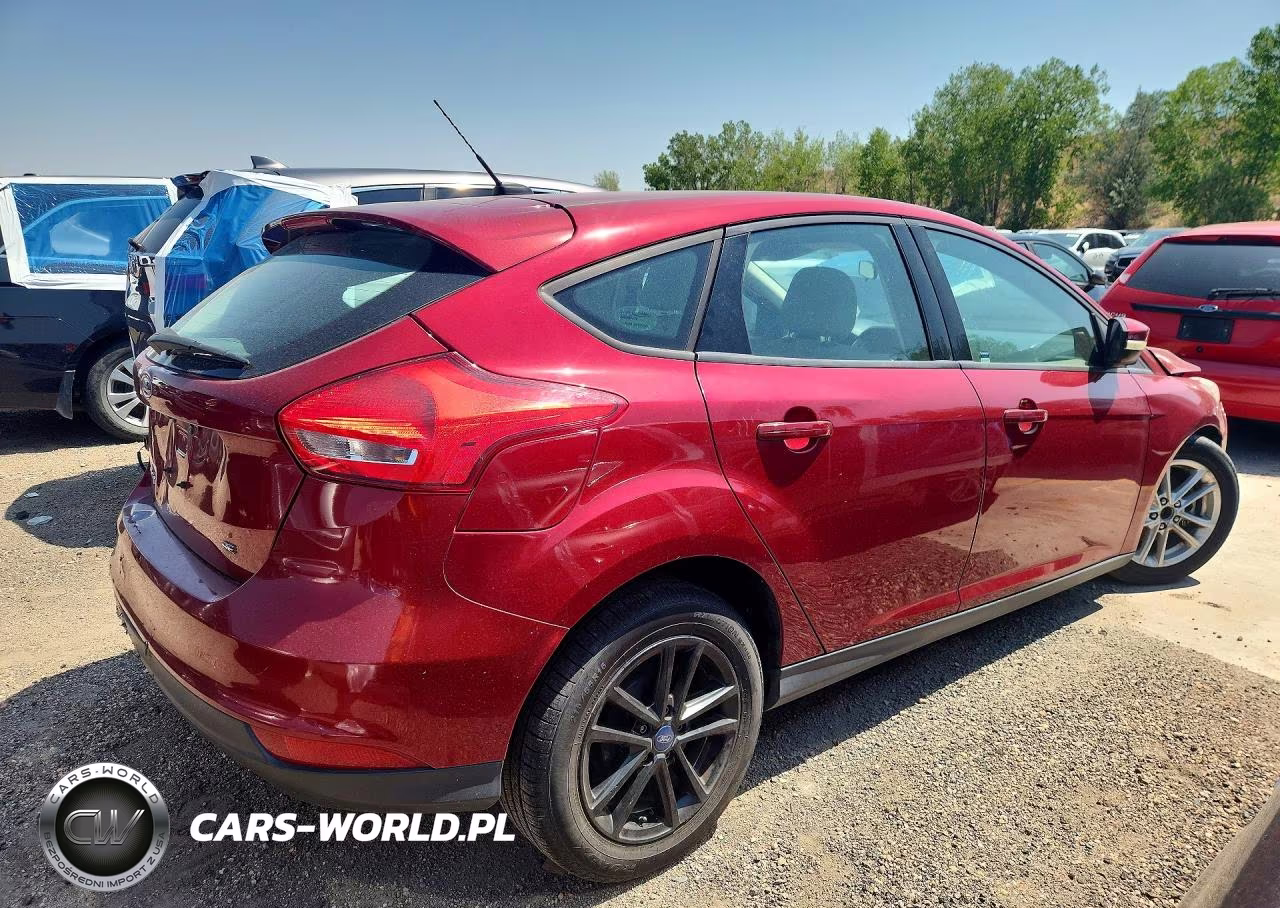 2017 Ford Focus Se VIN:1FADP3K2XHL205614 - 3
