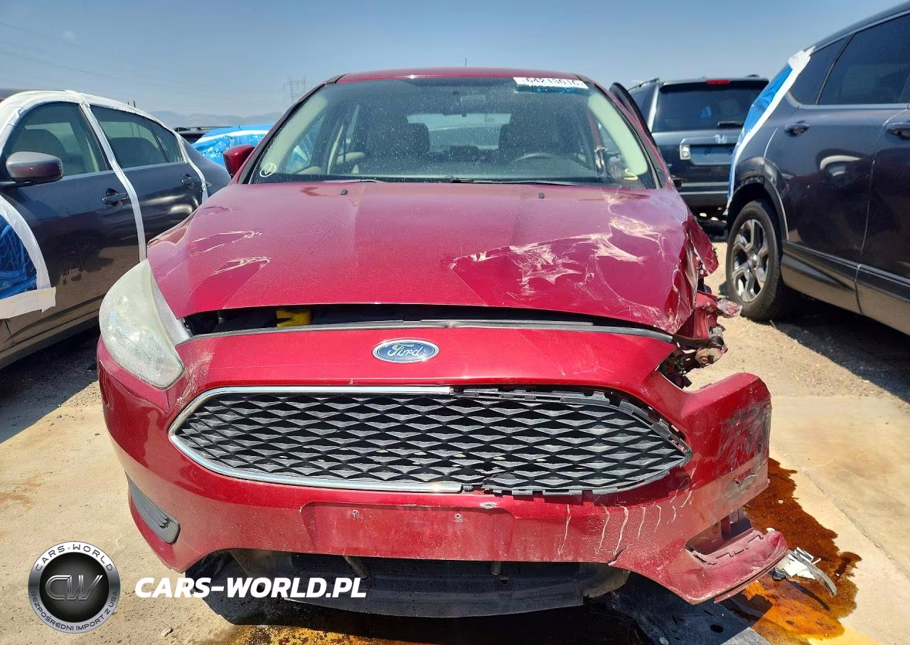 2017 Ford Focus Se VIN:1FADP3K2XHL205614 - 5