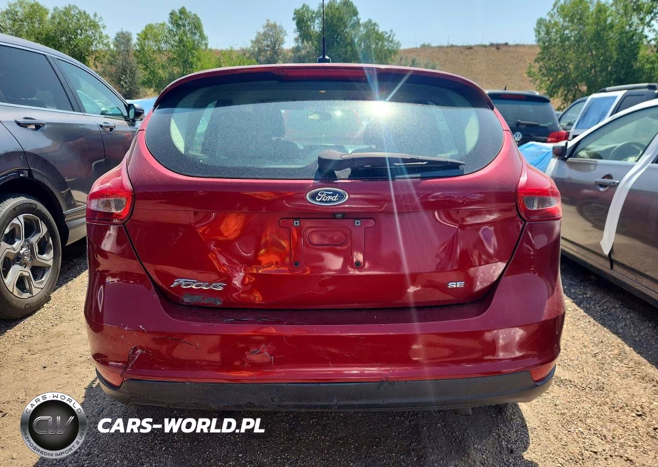 2017 Ford Focus Se VIN:1FADP3K2XHL205614 - 6