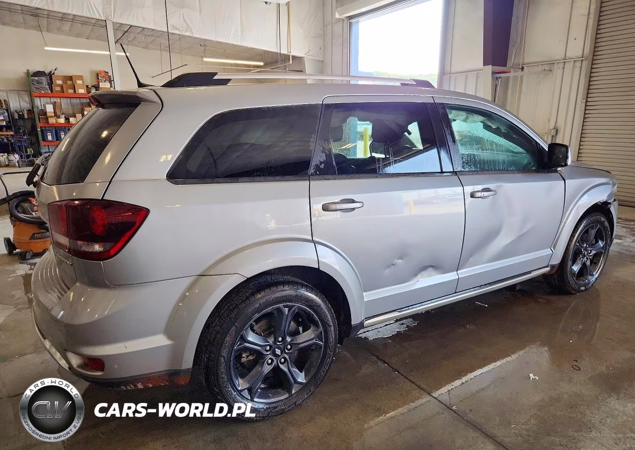2018 Dodge Journey Crossroad VIN:3C4PDDGG5JT516887 - 3