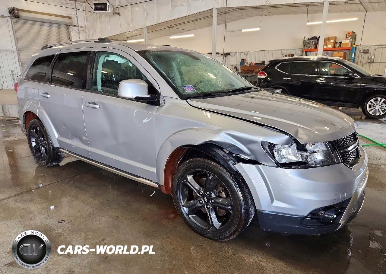 2018 Dodge Journey Crossroad VIN:3C4PDDGG5JT516887 - 4