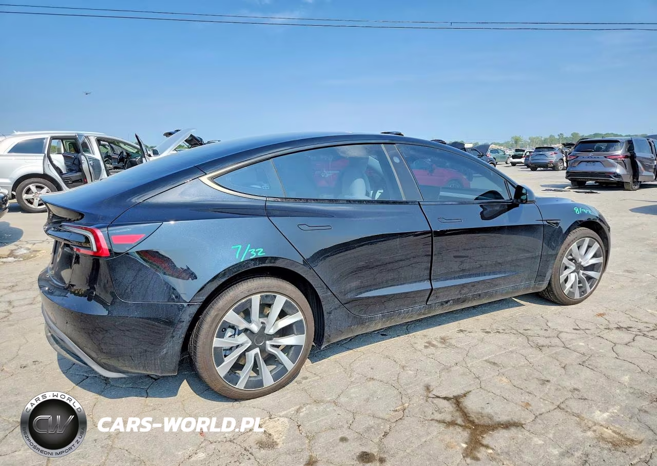2026 Tesla Model 3 VIN:5YJ3E1EA2TF140904 - 3
