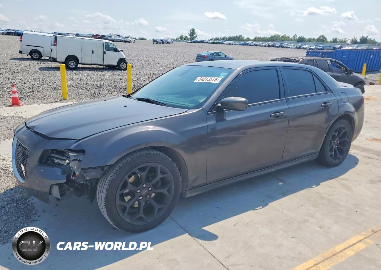 CHRYSLER 300 S – zdjęcie 1 z 12