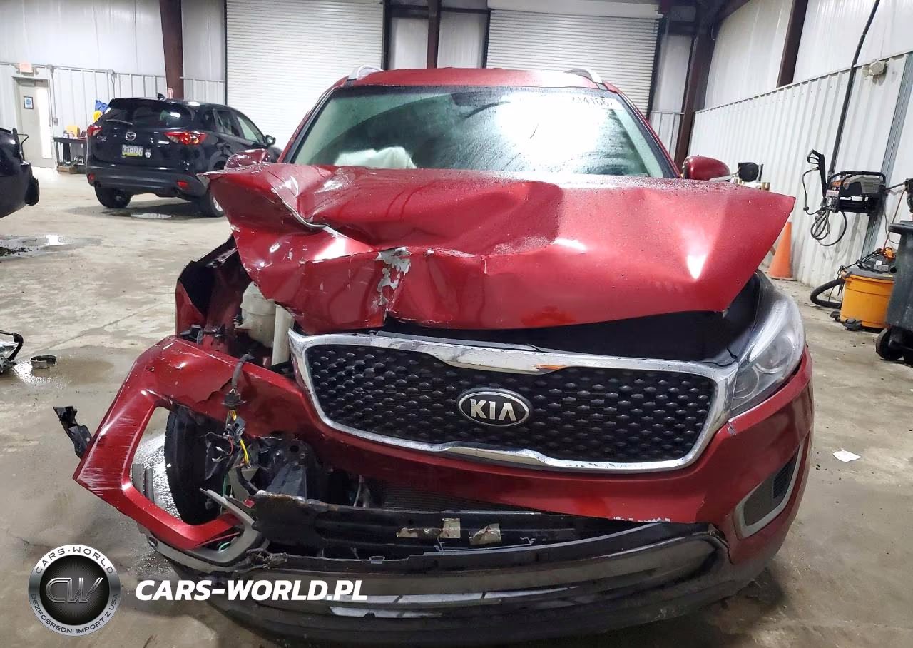 2018 Kia Sorento Lx VIN:5XYPG4A32JG344967 - 5