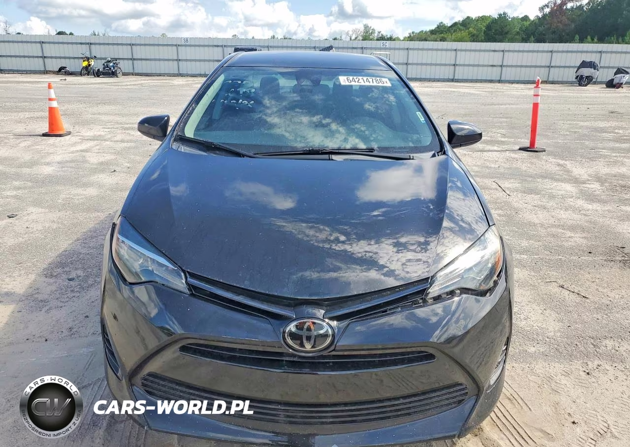 2018 Toyota Corolla Le VIN:5YFBURHE0JP848713 - 5