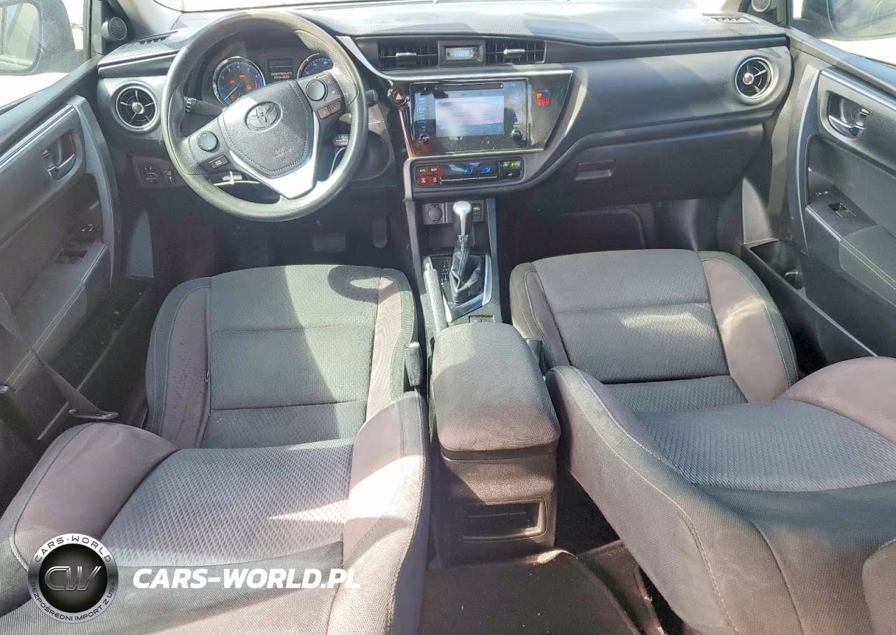2018 Toyota Corolla Le VIN:5YFBURHE0JP848713 - 8