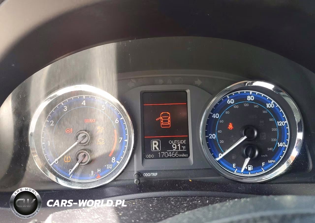 2018 Toyota Corolla Le VIN:5YFBURHE0JP848713 - 9