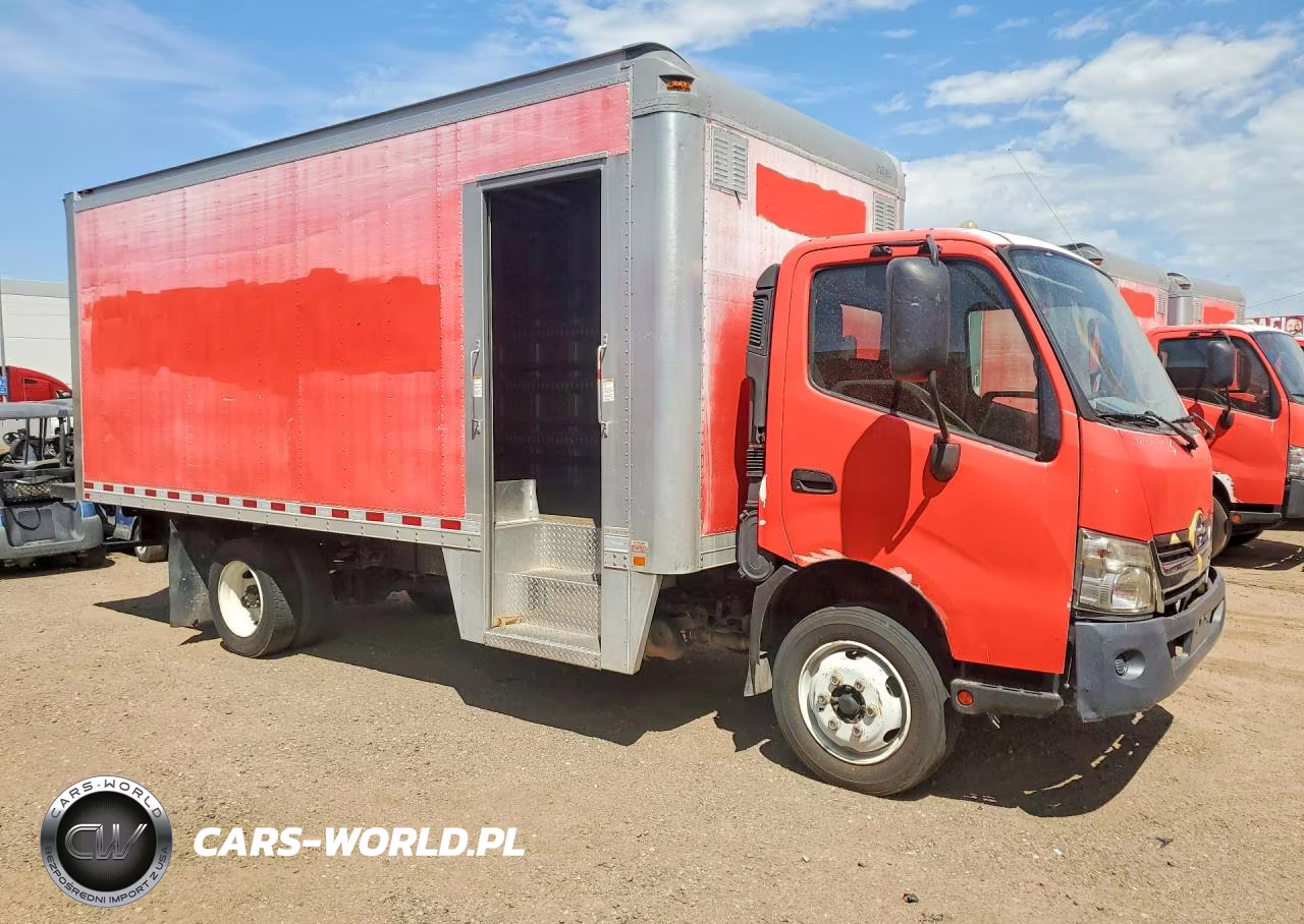2018 Hino 195 Box Truck VIN:JHHSDM2H2JK006201 - 4