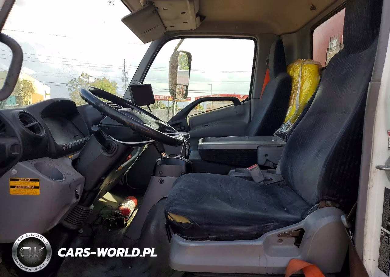 2018 Hino 195 Box Truck VIN:JHHSDM2H2JK006201 - 7