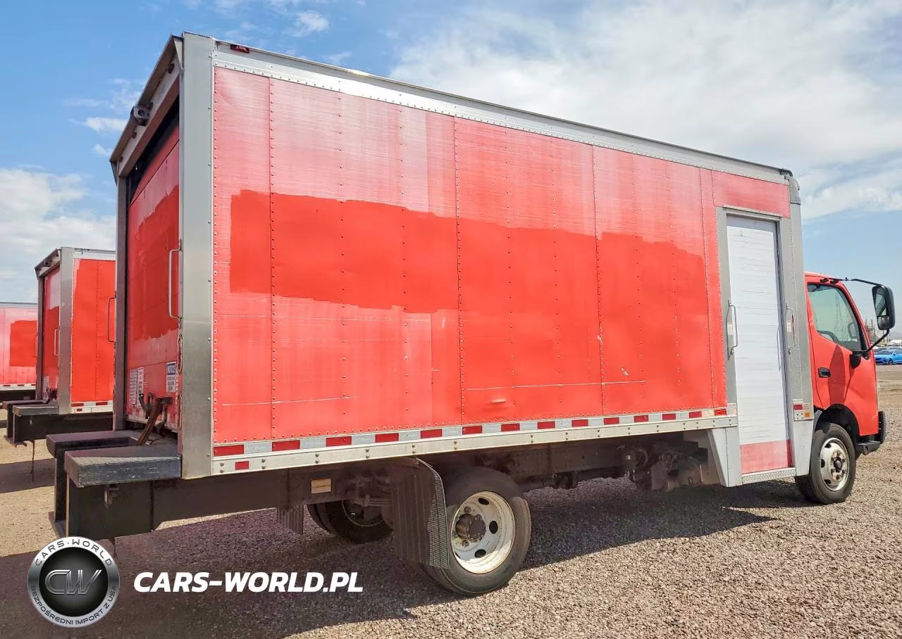 2018 Hino 195 Box Truck VIN:JHHSDM2H6JK006217 - 3