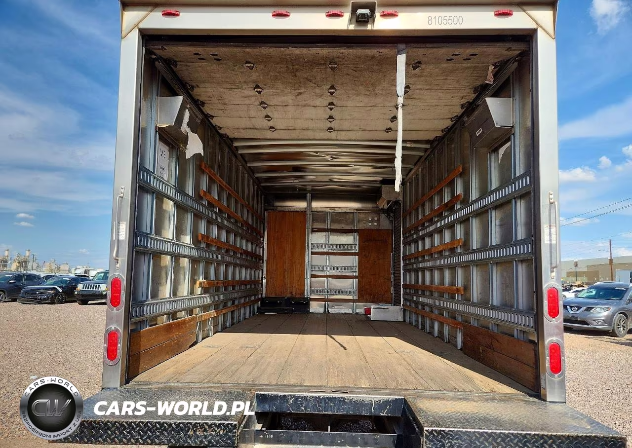 2018 Hino 195 Box Truck VIN:JHHSDM2HXJK006334 - 10