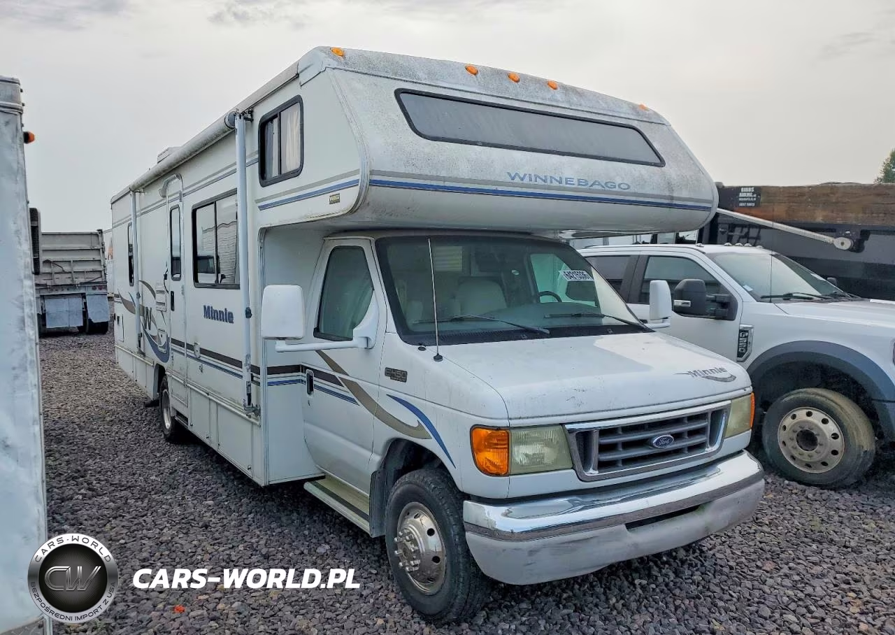2004 Winnebago Minnie Rv