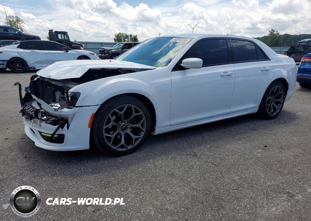 2017 Chrysler 300 S – zdjęcie 1 z 12