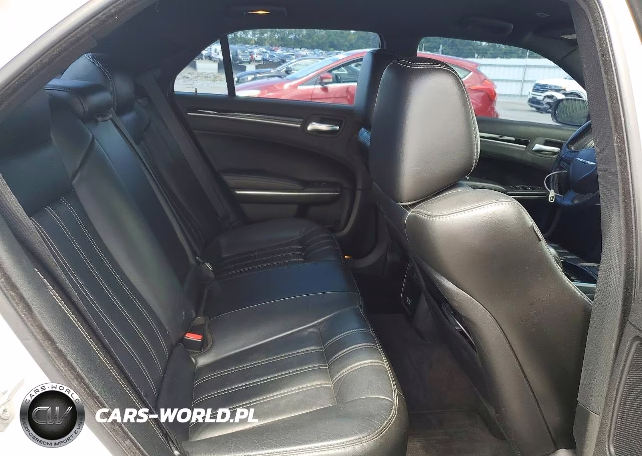 2017 Chrysler 300 S VIN:2C3CCABG4HH667623 - 10
