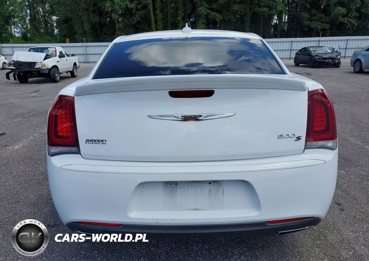2017 Chrysler 300 S VIN:2C3CCABG4HH667623 - 6