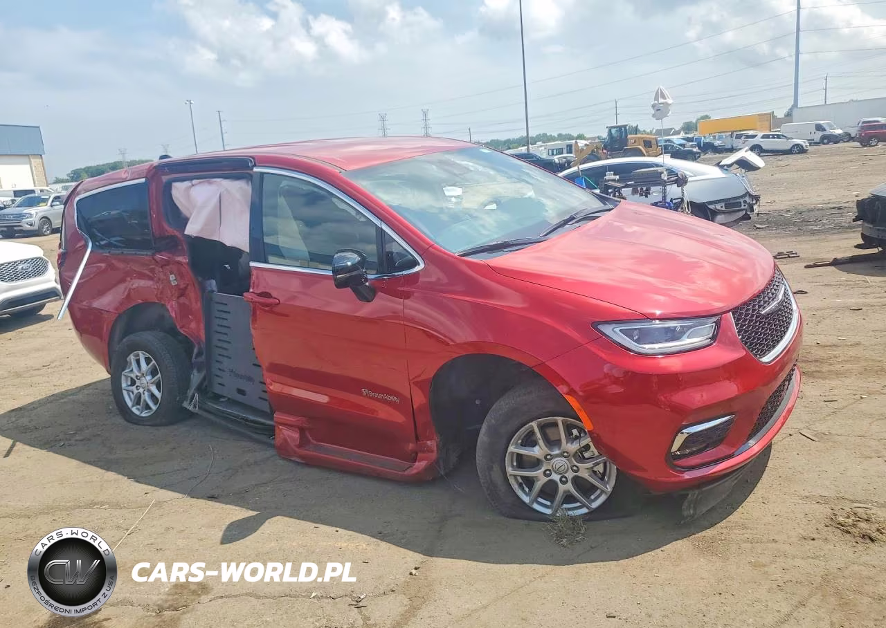 2025 Chrysler Pacifica Select VIN:2C4RC1BG1SR586327 - 4