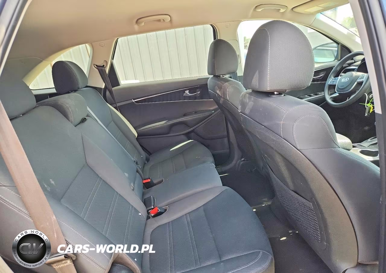 2020 Kia Sorento Lx VIN:5XYPG4A31LG711876 - 11