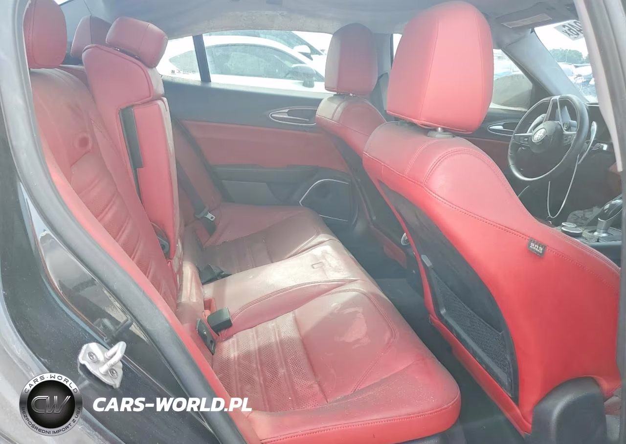 2017 Alfa Romeo Giulia Ti VIN:ZARFAECN2H7559683 - 10