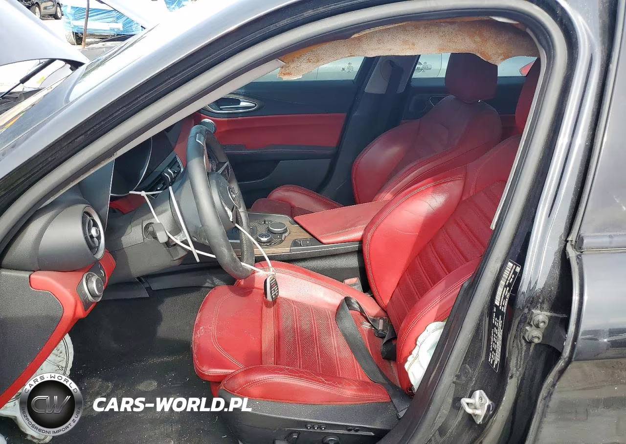 2017 Alfa Romeo Giulia Ti VIN:ZARFAECN2H7559683 - 7