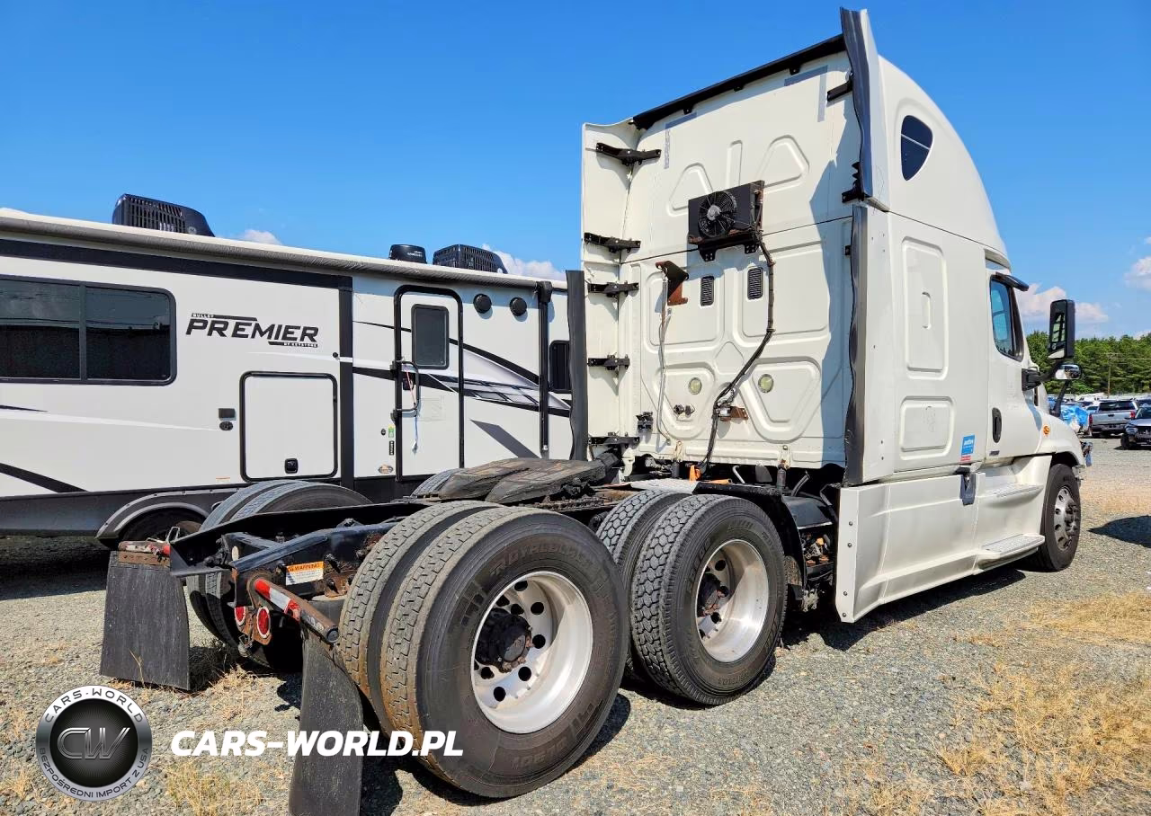 2016 Freightliner Cascadia 125 Semi Truck VIN:3AKJGLD5XGSHD1997 - 3