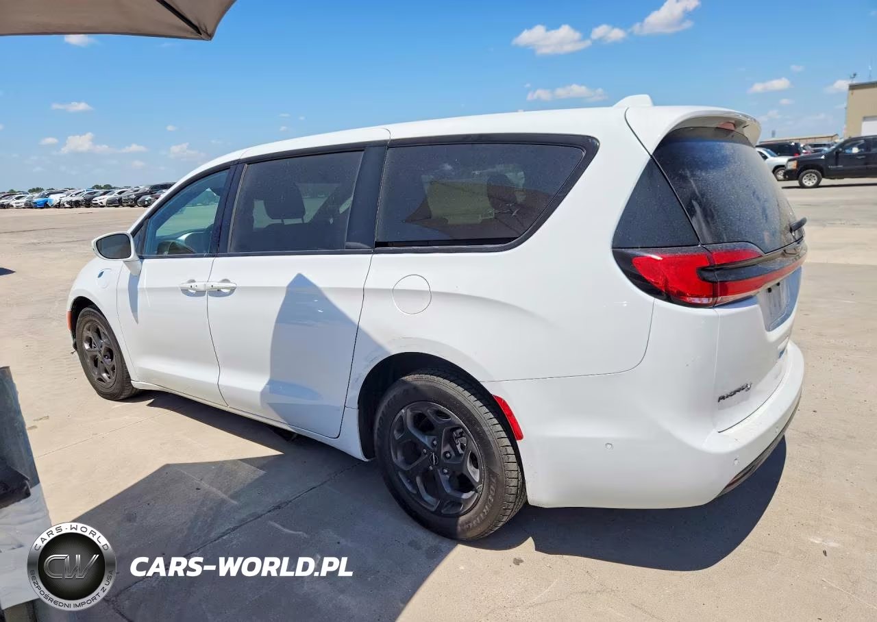 2022 Chrysler Pacifica Hybrid Touring L VIN:2C4RC1L77NR127323 - 2