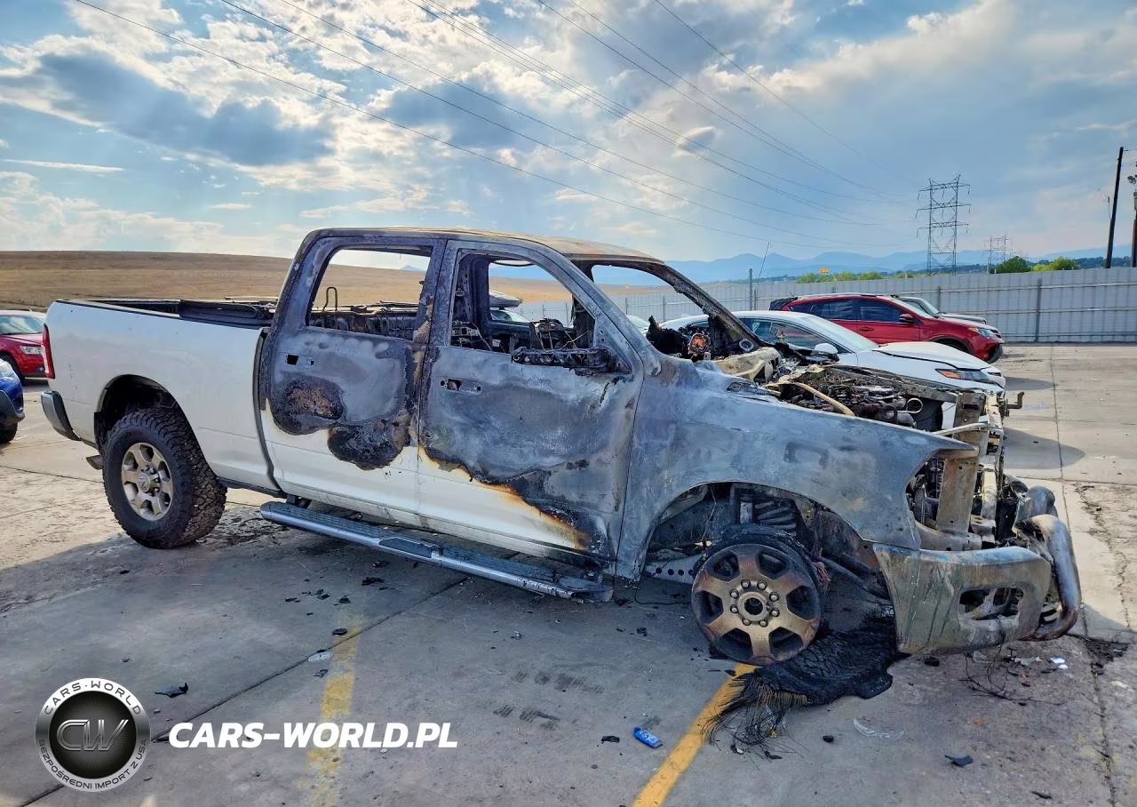 2019 Ram 2500 Big Horn VIN:3C6UR5DL0KG543864 - 4