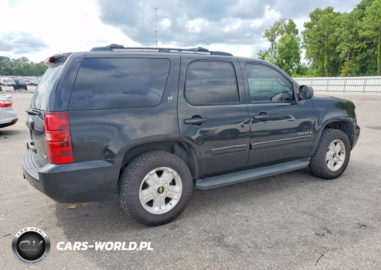 2009 Chevrolet Tahoe VIN:1GNEC23329R210839 - 3
