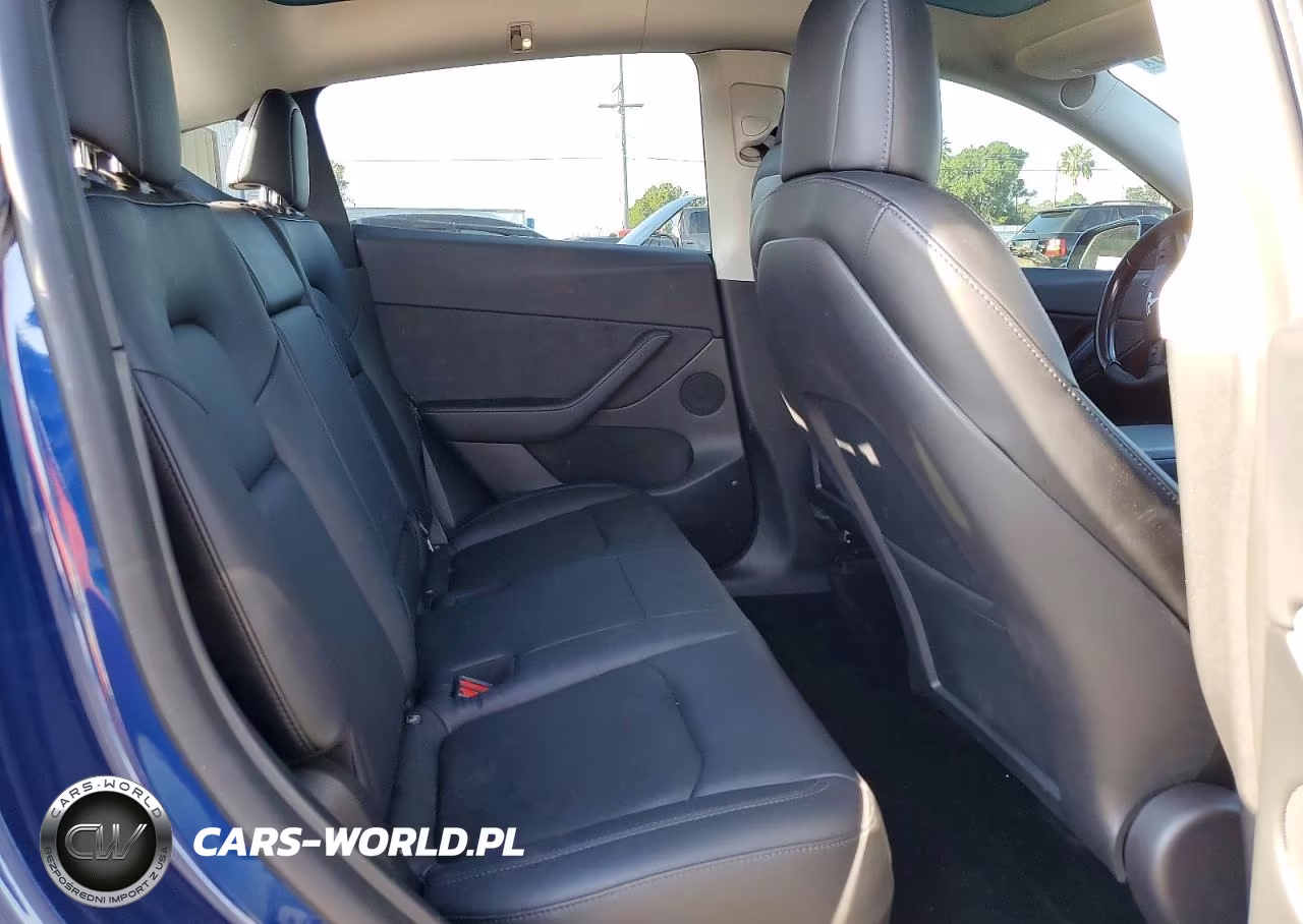 2022 Tesla Model Y VIN:7SAYGDEF7NF516001 - 10