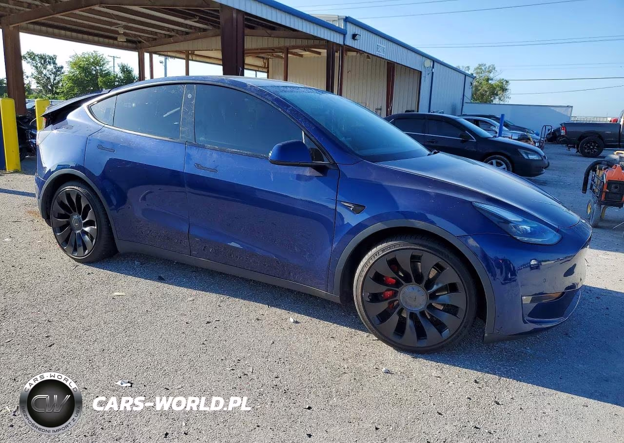 2022 Tesla Model Y VIN:7SAYGDEF7NF516001 - 4