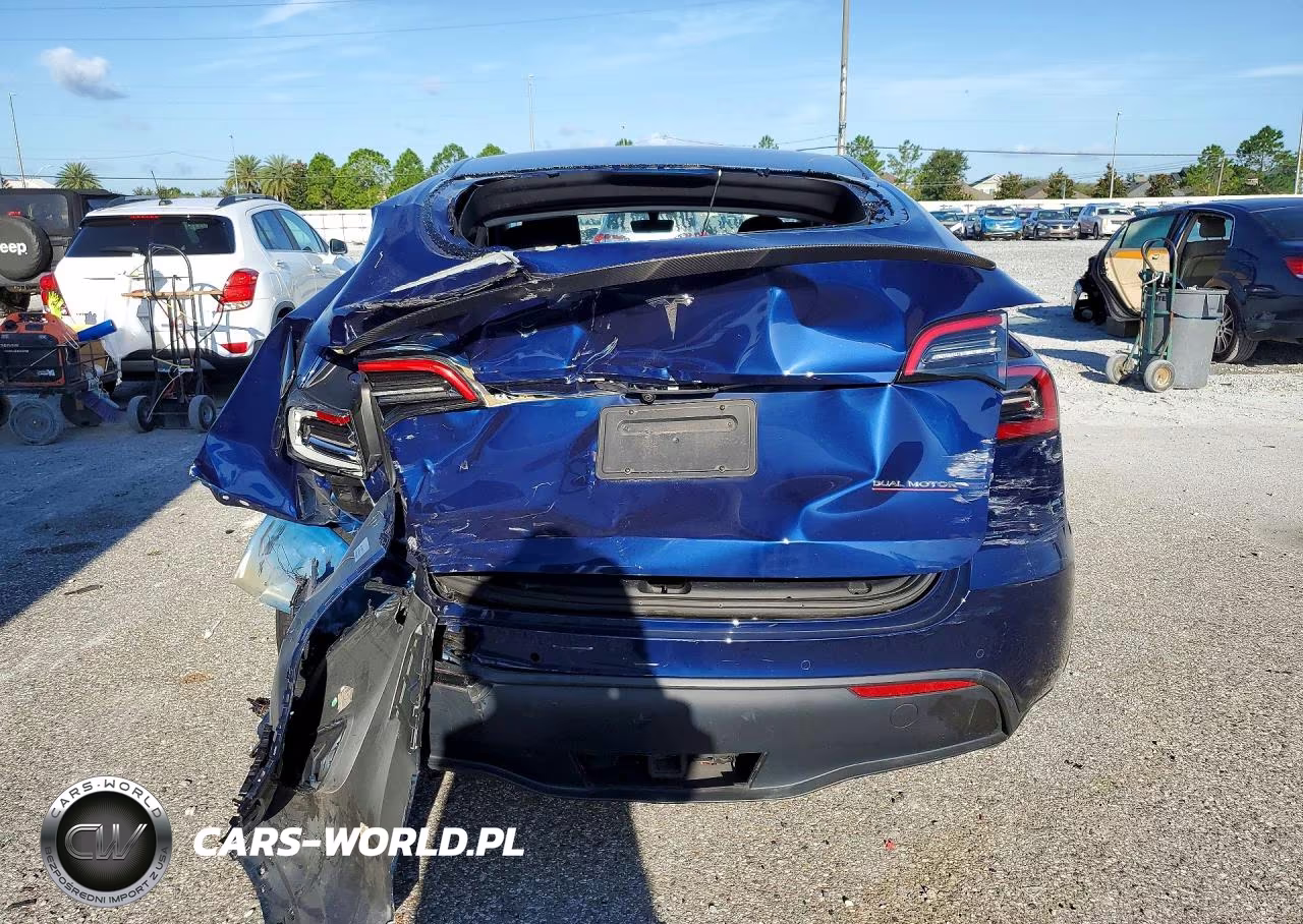 2022 Tesla Model Y VIN:7SAYGDEF7NF516001 - 6