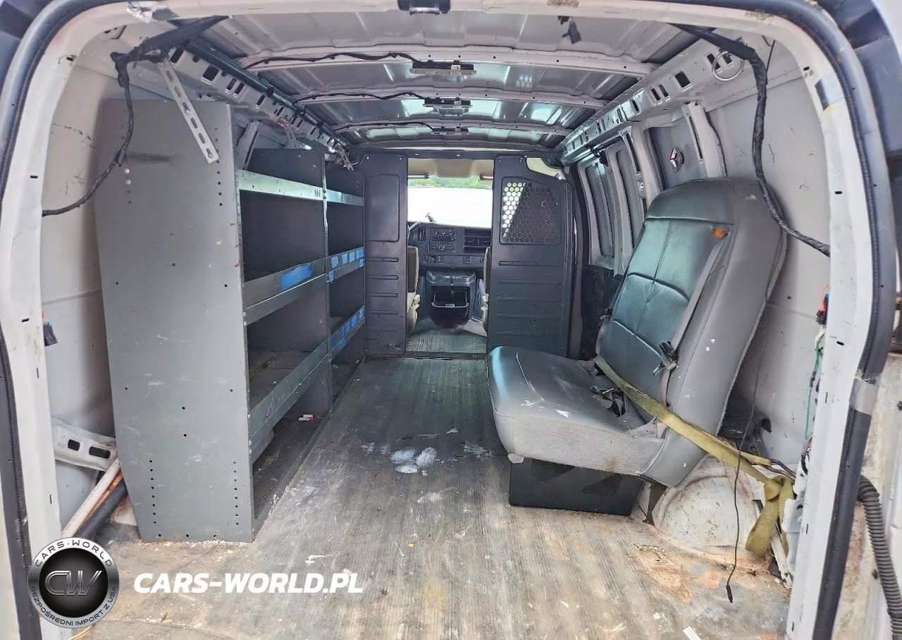 2016 Chevrolet Express G2500 VIN:1GCWGAFFXG1336427 - 10