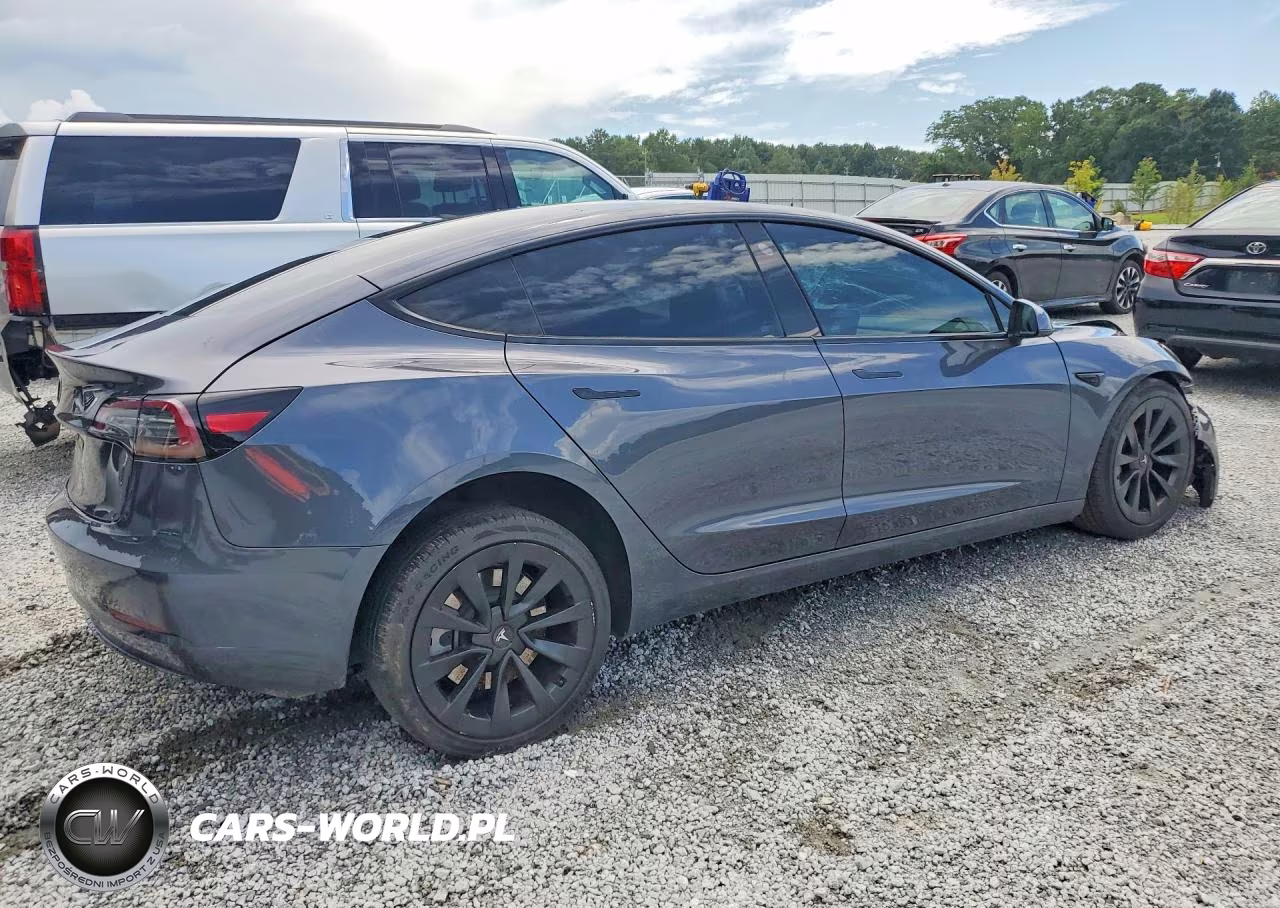 2023 Tesla Model 3 VIN:5YJ3E1EB2PF391582 - 3