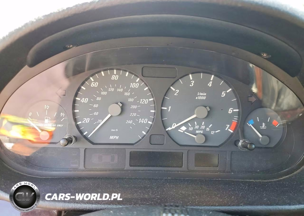 2005 BMW 325 Ci VIN:WBABW33455PL35550 - 9