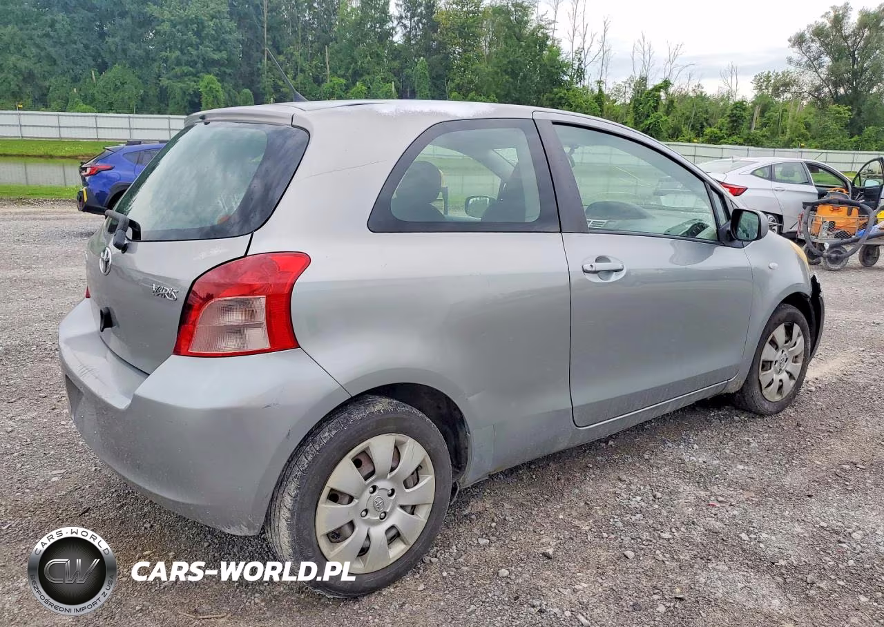 2007 Toyota Yaris Base VIN:JTDJT923375105734 - 3