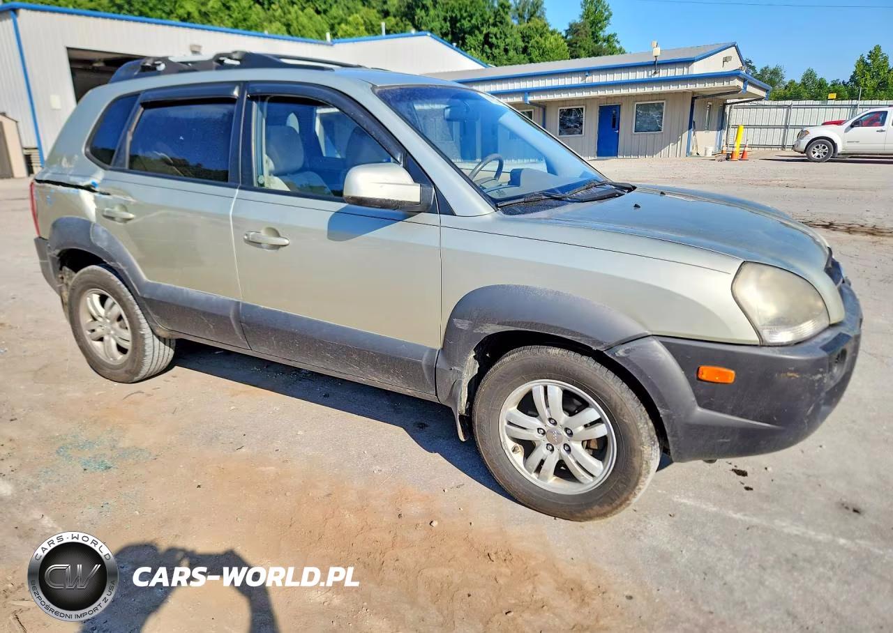 2008 Hyundai Tucson VIN:KM8JN72D38U818174 - 4