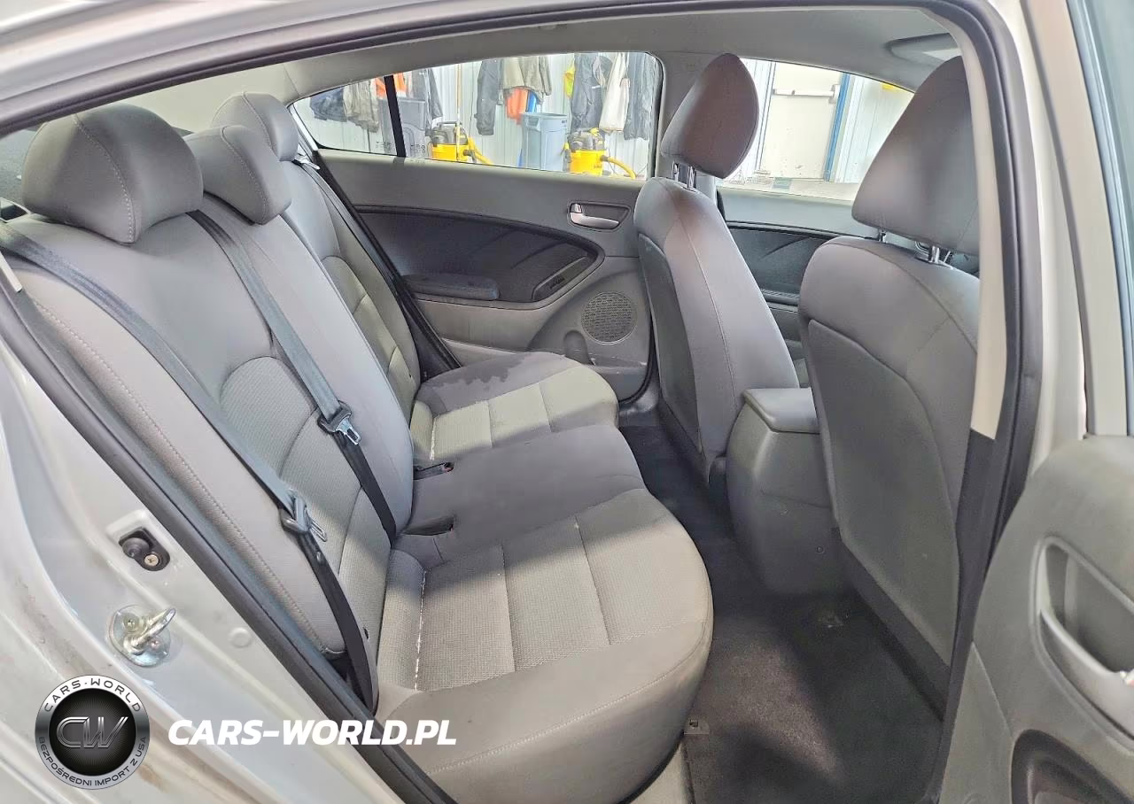 2018 Kia Forte Lx VIN:3KPFK4A71JE277305 - 10