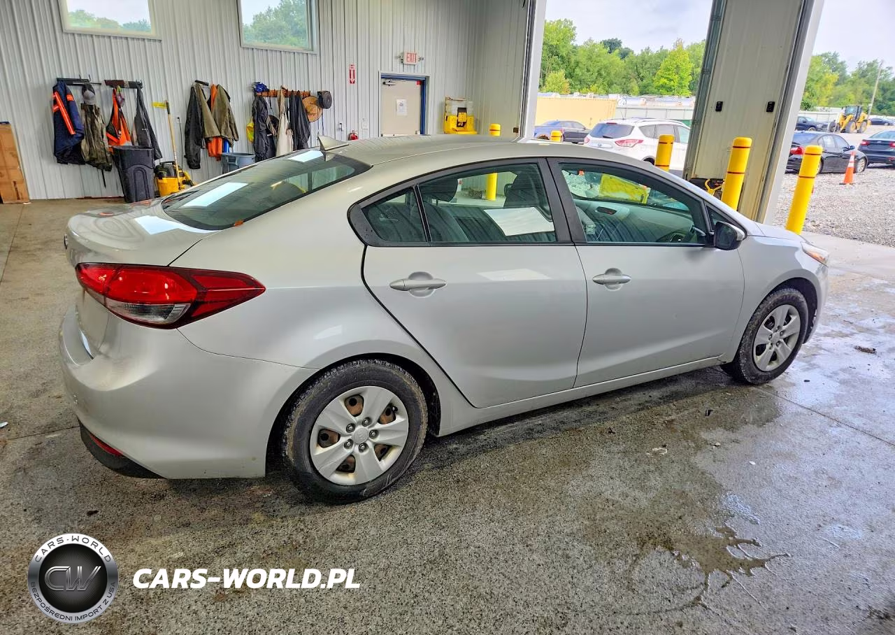 2018 Kia Forte Lx VIN:3KPFK4A71JE277305 - 3