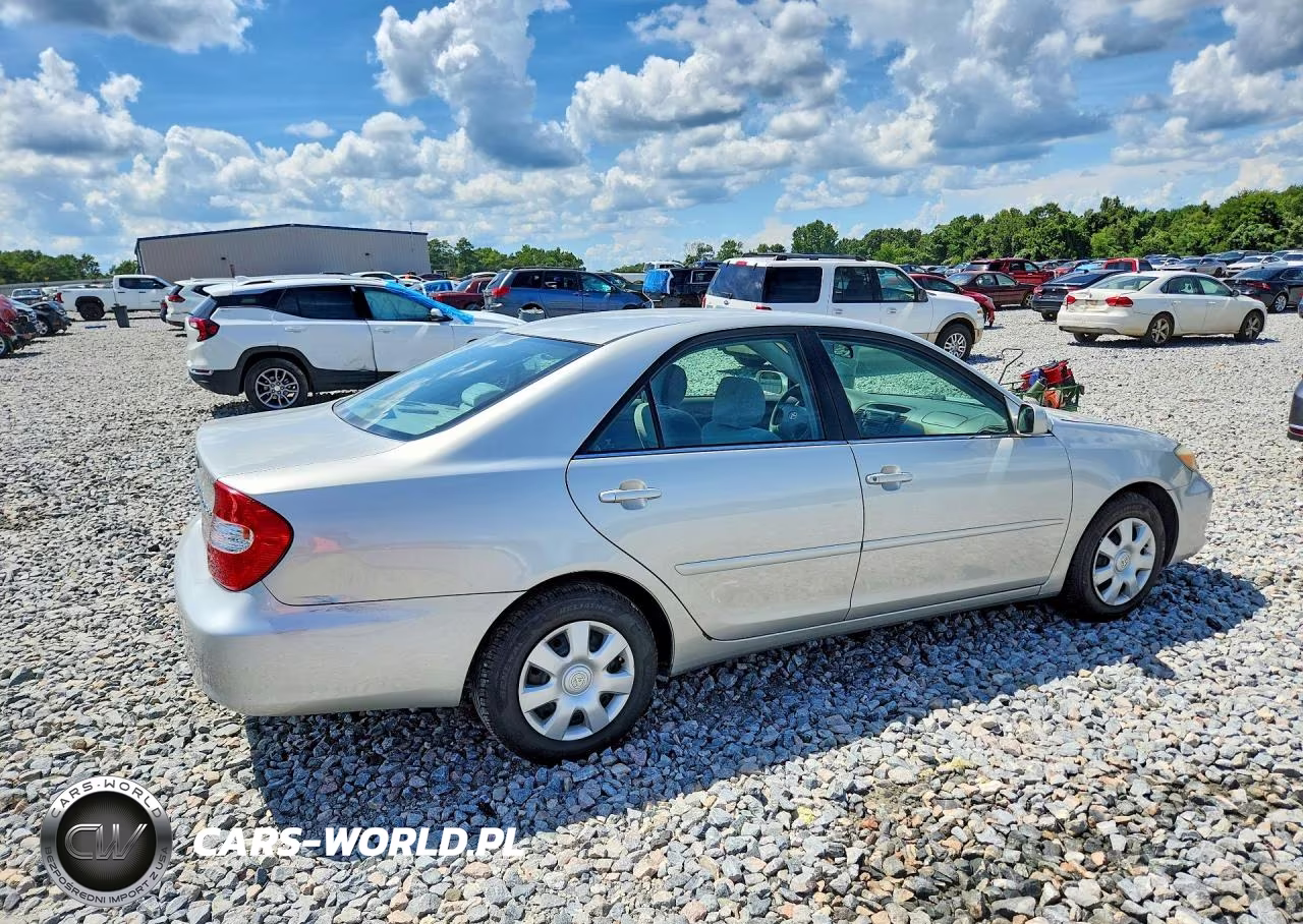 2004 Toyota Camry Le VIN:4T1BE32K84U806253 - 3